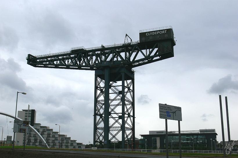 P1000879.JPG - Finnieston Crane au port de Glasgow. Cette grue était capable de soulever des locomotives à vapeur (178 tonnes). Elle était en fonction de 1926 à 1990.