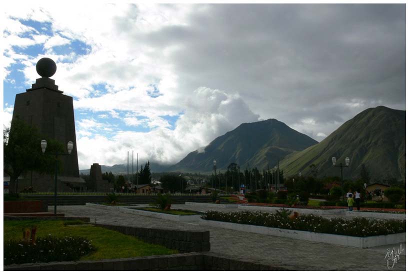 foto50.jpg - El Mitad del Mundo, le milieu du monde (15km Nord de Quito, alt. 2500m)