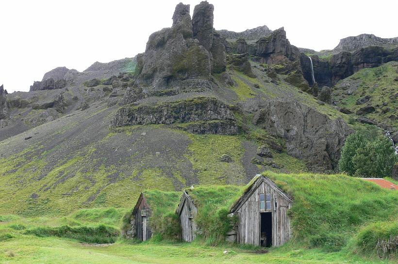 060806_Islande_Nupsstadur_034.JPG - Quelques vieilles petites granges et atelier de forgeron près de Núpsstadur.