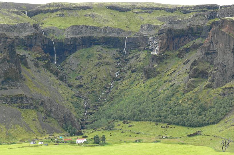 060806_Islande_Sud_020.JPG - Une maison bien isolée au sud de l'île.