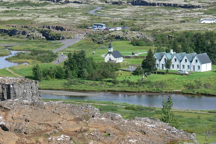 060809_Islande_Parc_Pingvellir_765.JPG - C’est ici qu’en 930 se réuni le premier parlement de l’humanité. La particularité des lieux fait que le son est amplifié de manière à ce que tous entendent les orateurs sans difficultés.