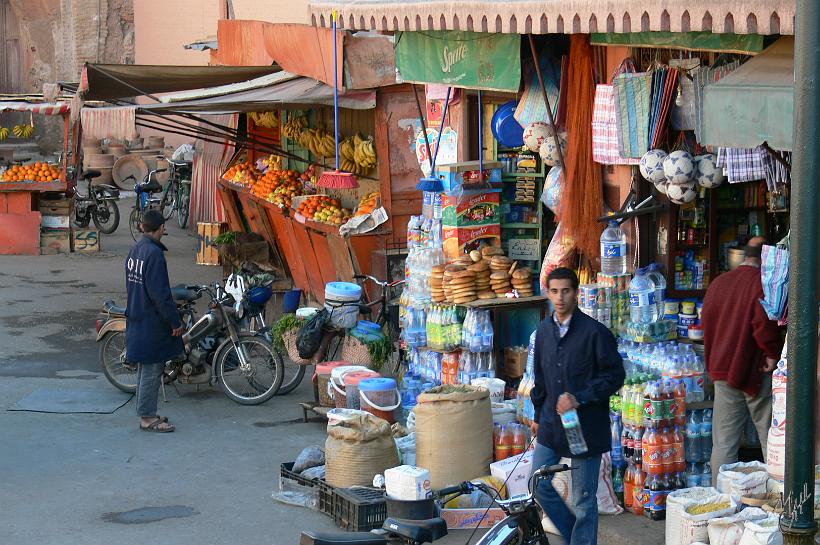 P1040210.JPG - le souk de marrakech