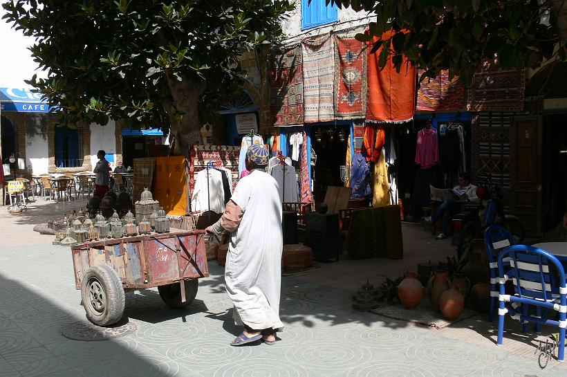 P1040319.JPG - Les bazars de la Place Chefchaouni