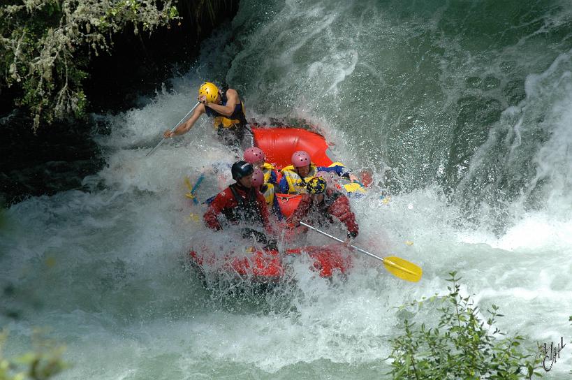 Parachute_avantTongariro_Rafting_DSC_0870.JPG - sensations fortes…et douche naturelle garanties.