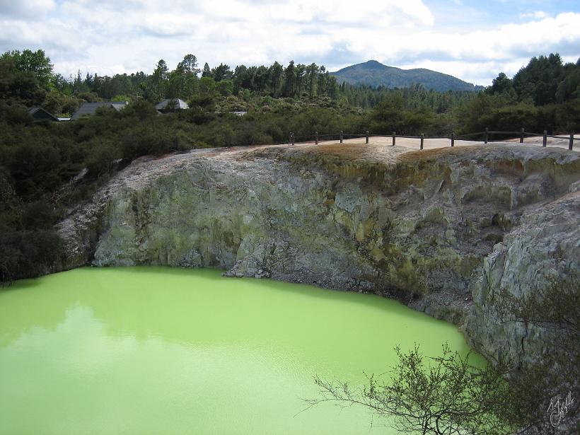 Wai_O_Tapu_IMG_1115.JPG - Un lac d'arsenic...mieux vaut ne pas s'y baigner