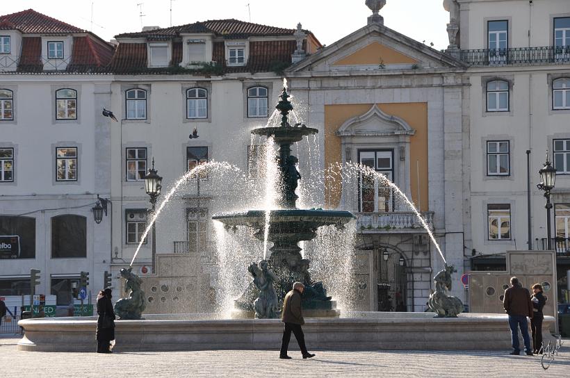 DSC_1227.JPG - La Place Dom Pedro IV était originellement connue sous le nom de Rossio de Valverde. Encore aujourd’hui elle est simplement appelée Rossio.