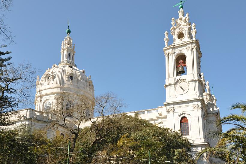 DSC_1291x.jpg - La Basilica de Estrela est située en face du jardin de Estrela.