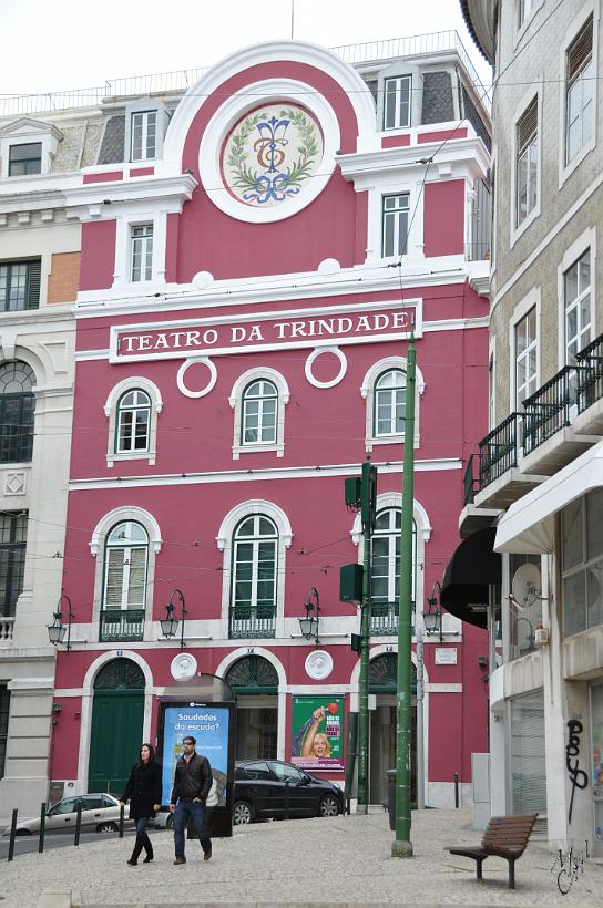 DSC_1638.JPG - Le petit théâtre de Trindade datant de la fin du 19ème siècle. Il se situe à coté du Largo Bordalo Pinheiro.